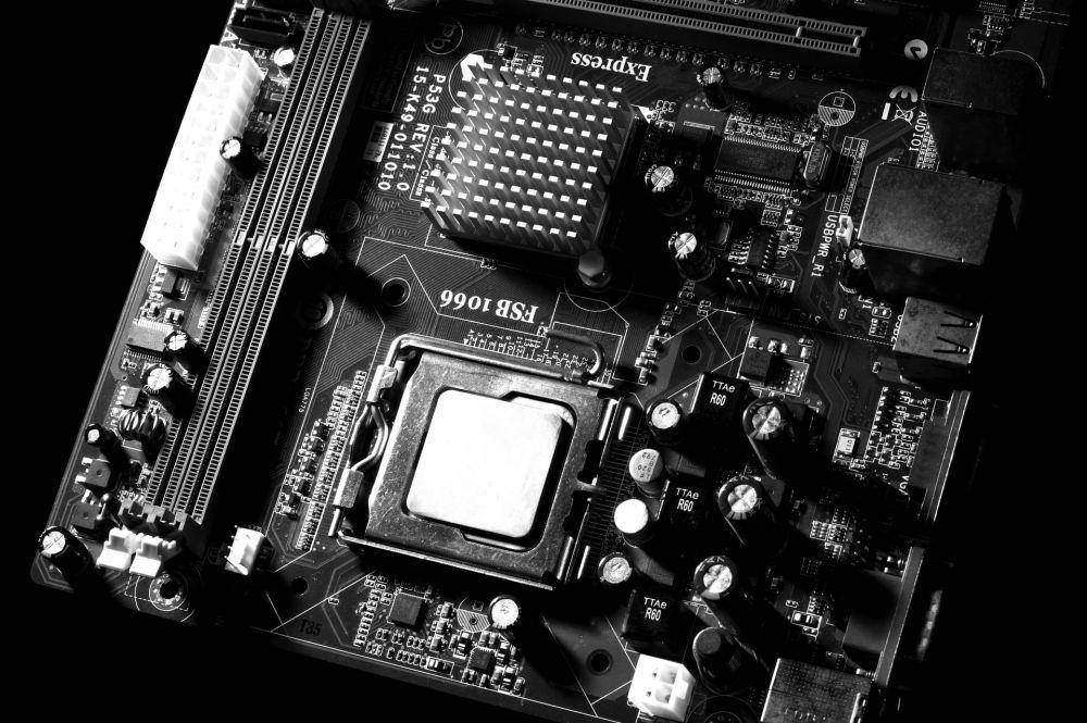 ilustrasi motherboard (pexels.com/Miguel Á. Padriñán)