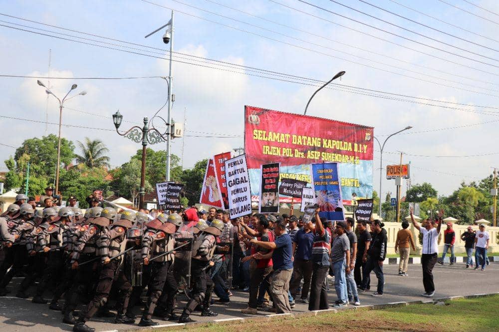 Simulasi pengamanan pilkada Bantul 2020. IDN Times/Humas Polres Bantul