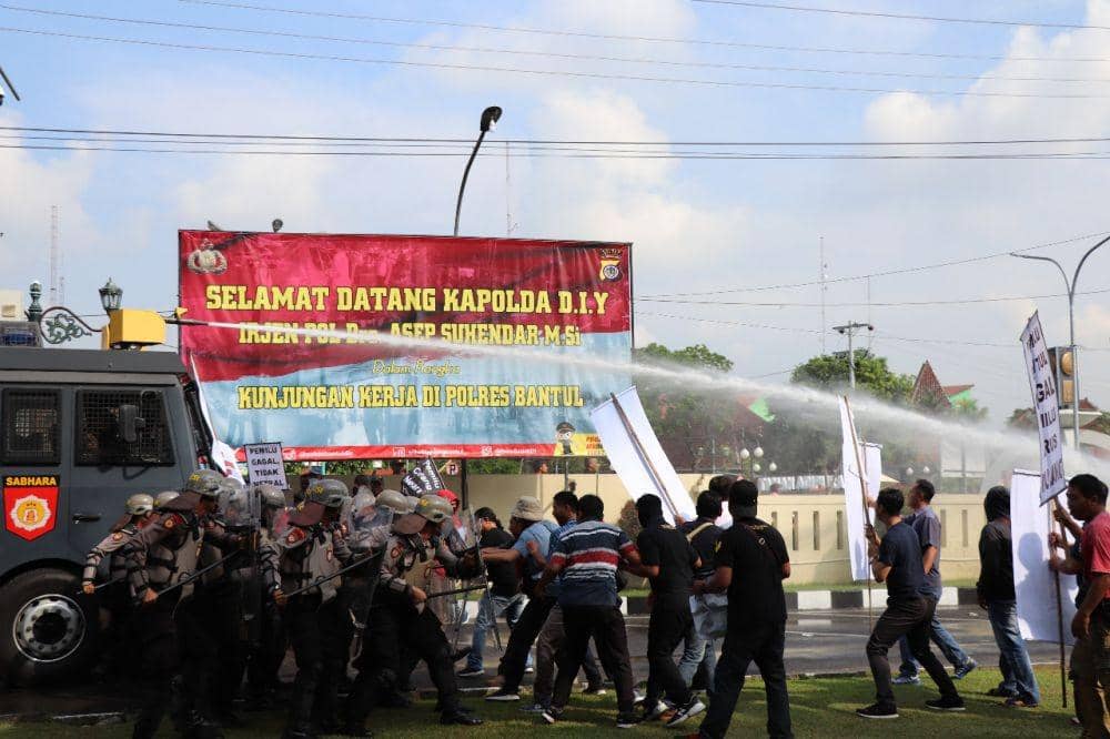 Simulasi Pengamanan Pilkada Bantul, Massa Minta Pemilihan Ulang