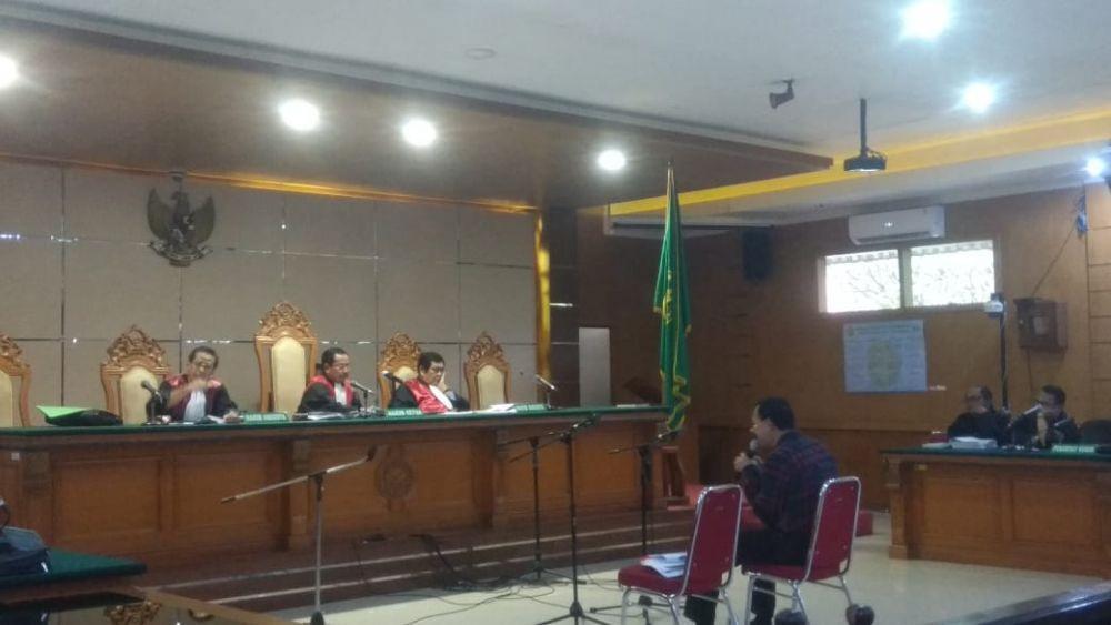 Di Sidang Meikarta, Eks Sekda Jabar Iwa Karniwa Bantah Terima Suap