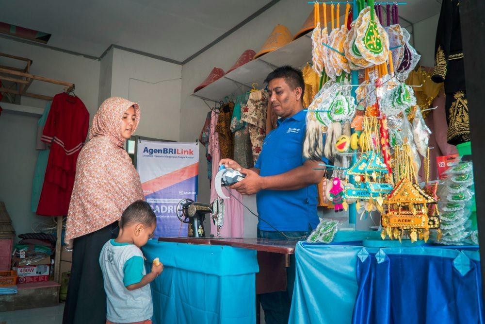 Ini Penyebab Masyarakat Makin Jarang Transaksi ke Kantor Bank