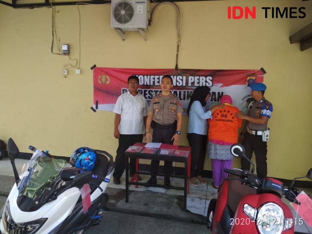 Jajaran Polsek Balikpapan Barat menggelar konferensi pers kasus pencurian di toko sembako, Rabu (12/2) siang. (IDN Times/Surya Aditya)