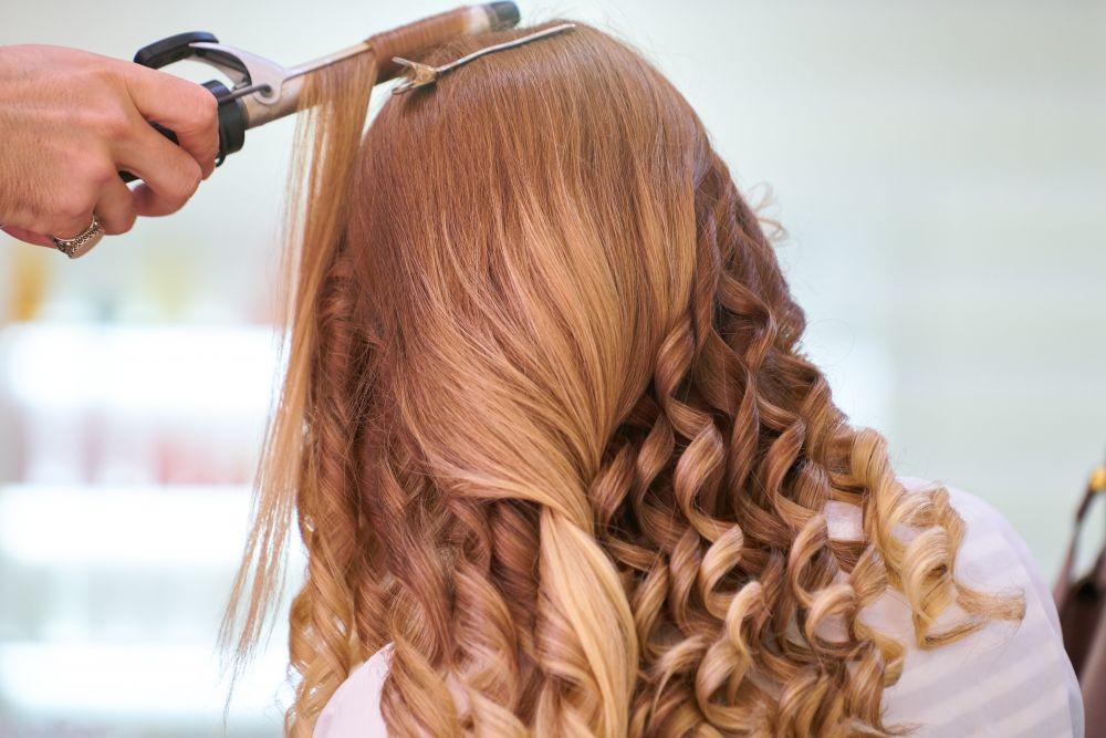 Bukan Pakai Catok, Ini 5 Cara untuk Meluruskan Rambut Secara Alami
