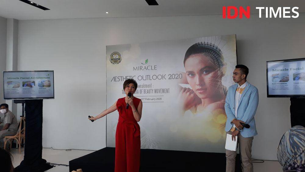 dr. Lanny Juniarti, Dipl. AAAM di Milieu Space Surabaya. 13 Februari 2020. IDN Times/Fajar Laksmita