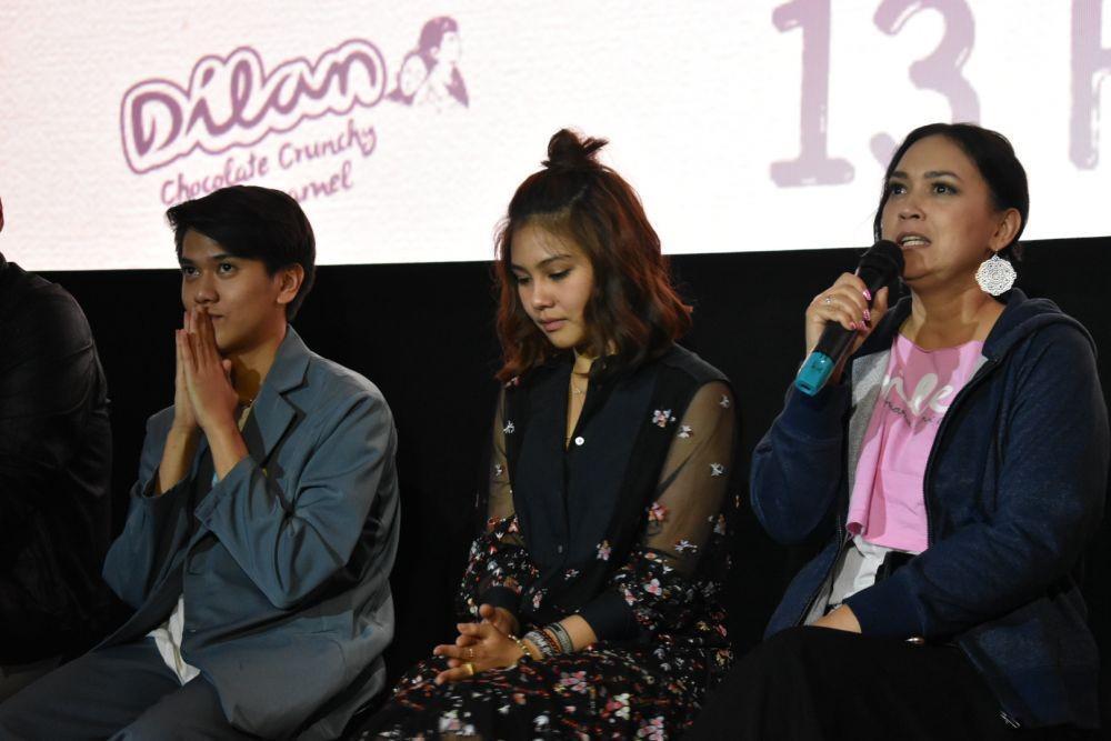 Senang dan Sedih Campur Aduk Saat Gala Premier Film Milea di Bandung