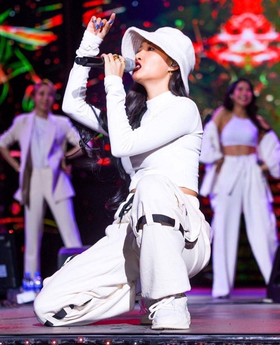 Instagram.com/hwasa.femmefatale