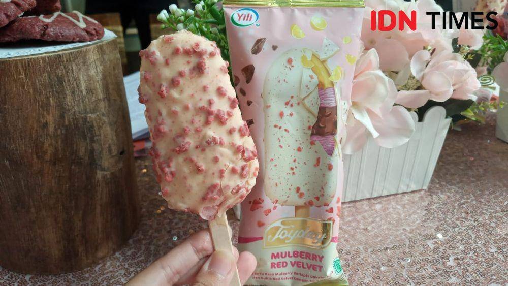 Es Krim Joyday Mulberry Red Velvet, Jakarta. IDN Times/Dhiya Awlia.A