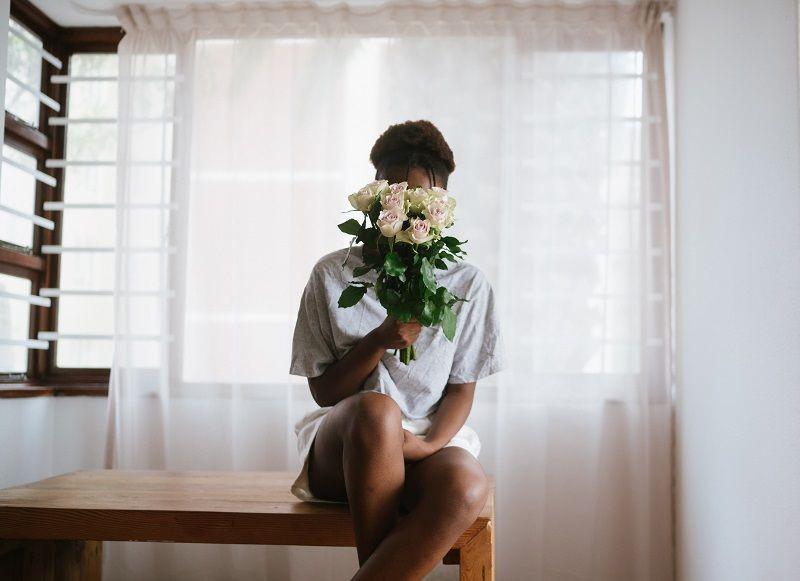5 Perasaan yang Dialami Kaum Jomblo Saat Valentine, Senang Juga Lho!