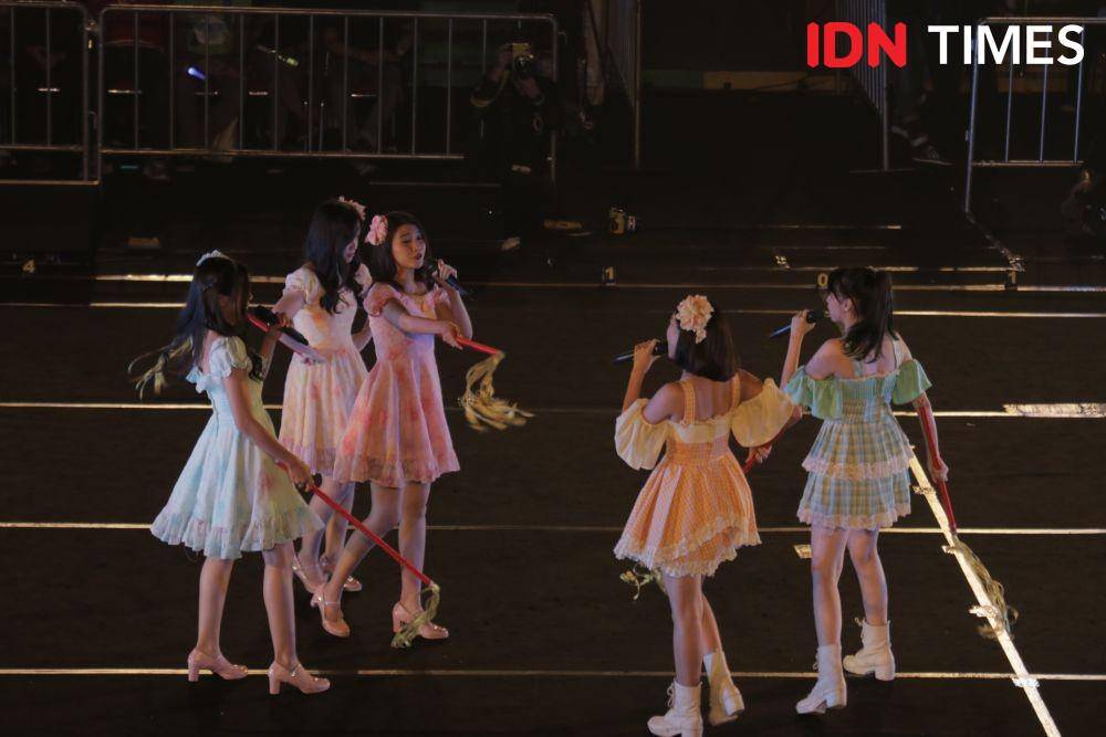member JKT48 tim KIII dalam konser KIII VS KIII di Jakarta. 14 Februari 2020. IDN Times/Nadia Umara