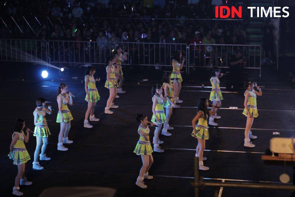 member JKT48 tim KIII dalam konser KIII VS KIII di Jakarta. 14 Februari 2020. IDN Times/Nadia Umara