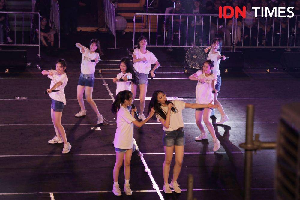 member JKT48 tim KIII dalam konser KIII VS KIII di Jakarta. 14 Februari 2020. IDN Times/Nadia Umara