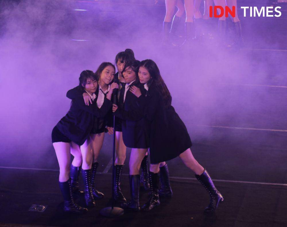 member JKT48 tim KIII dalam konser KIII VS KIII di Jakarta. 14 Februari 2020. IDN Times/Nadia Umara