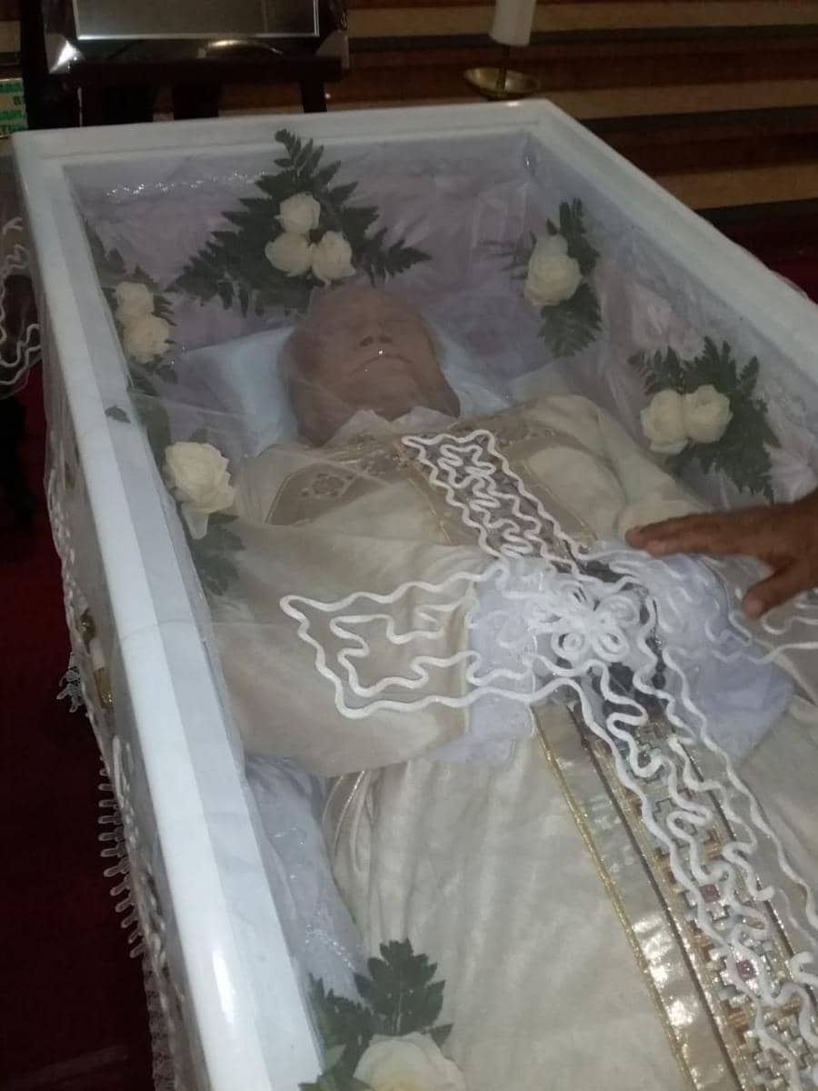 Jenazah Rm. Utomo, PR di semayamkan di Gereja HKTY Ganjuran. IDN Times/Daruwaskita