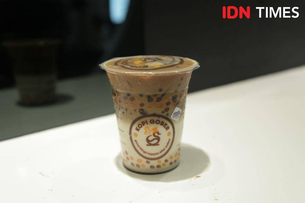 Menu es kopi susu gober di Kopi Gober, Surabaya. IDN Times/Naufal Al Rahman
