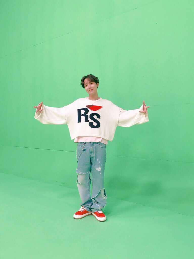 Twitter.com/Saint_HOBI