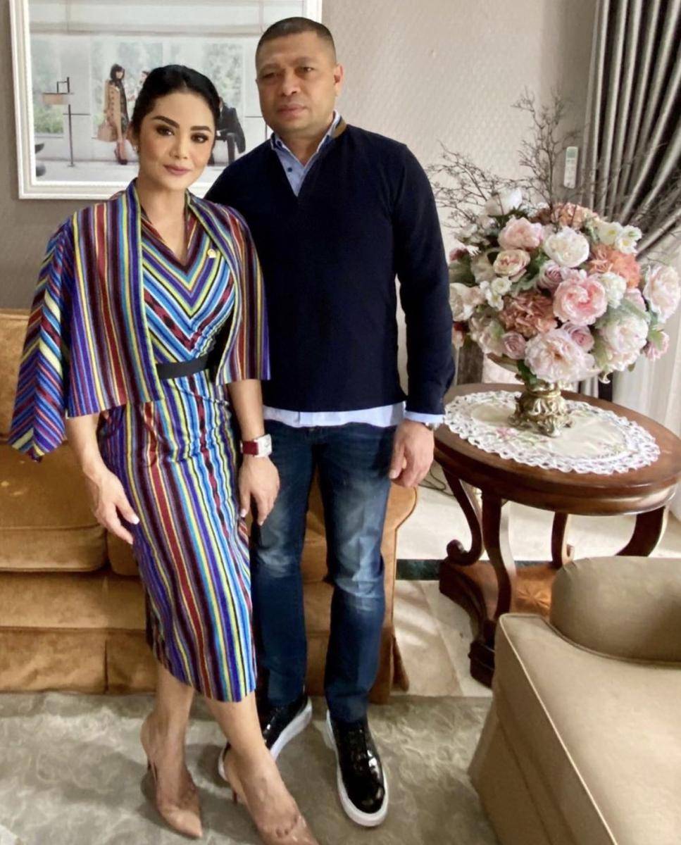 (Instagram.com/krisdayantilemos)