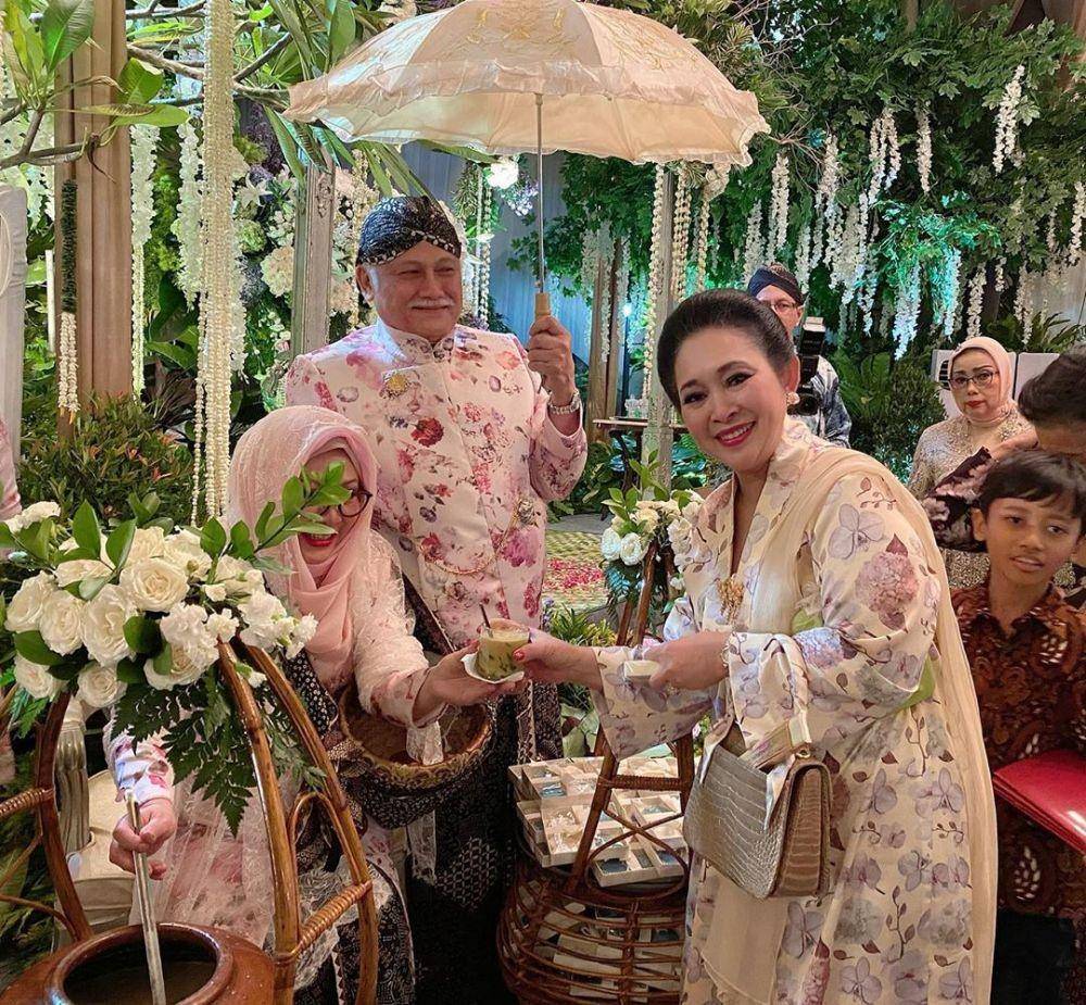 Instagram.com/titieksoeharto