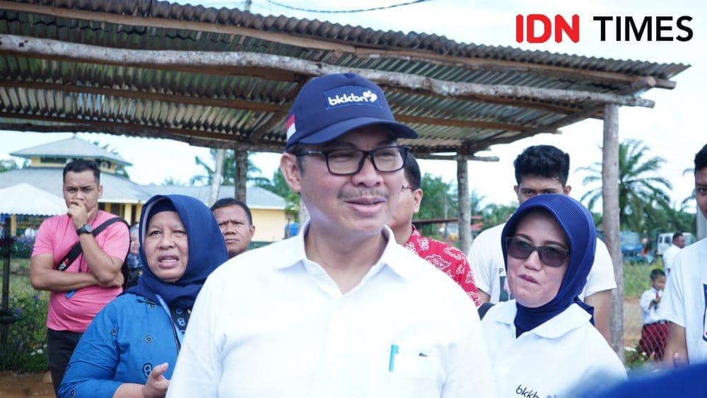 Kepala BKKBN, Hasto Wardoyo di kawasan CLC Ladong Simunjan, Malaysia (IDN Times/Margith Juita Damanik)