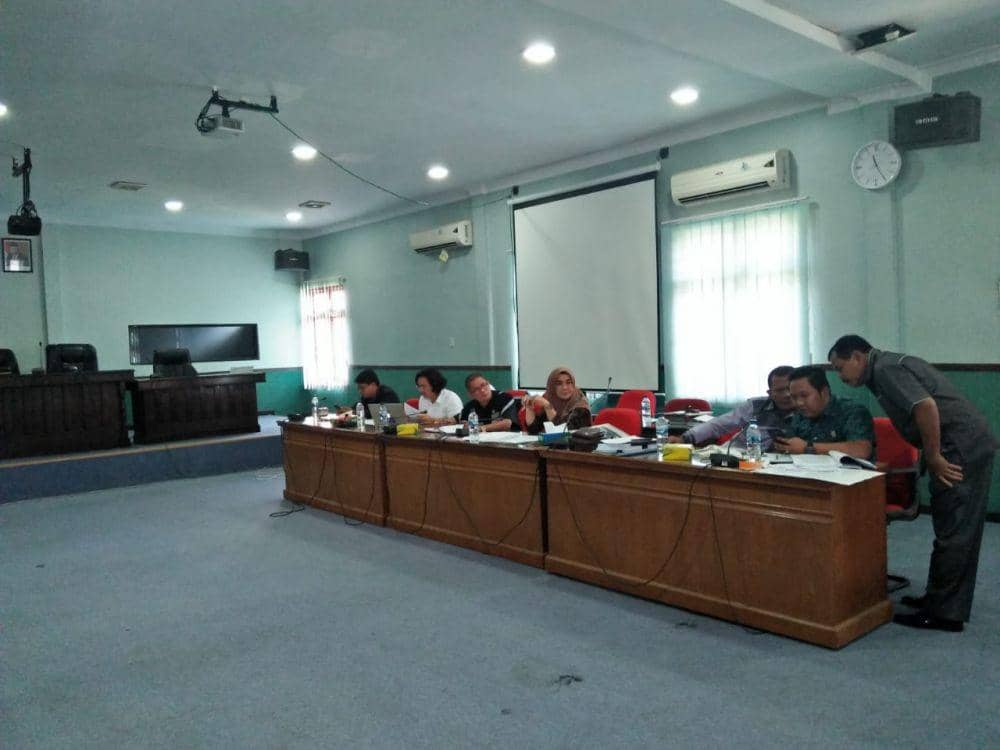 Tim angket DPRD Siantar (IDN Times/Gideon Aritonang)