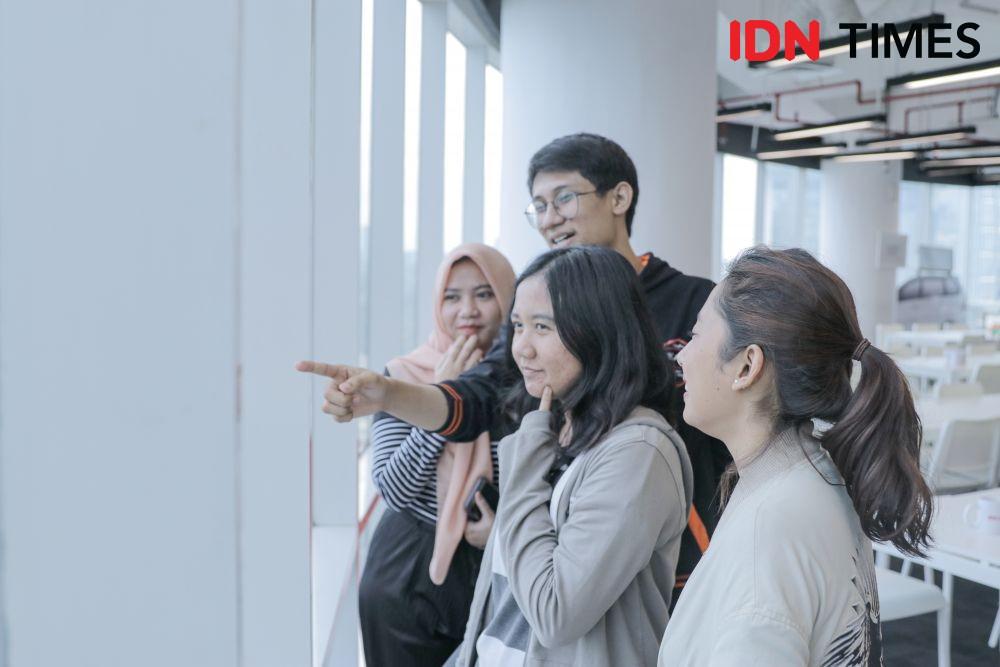 Ada Untungnya, Ini 7 Suka Duka Memiliki Teman yang Super Irit