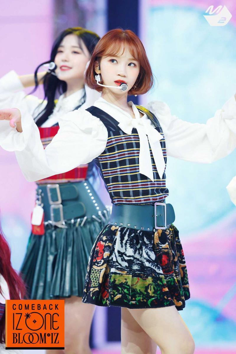 Twitter.com/official_izone