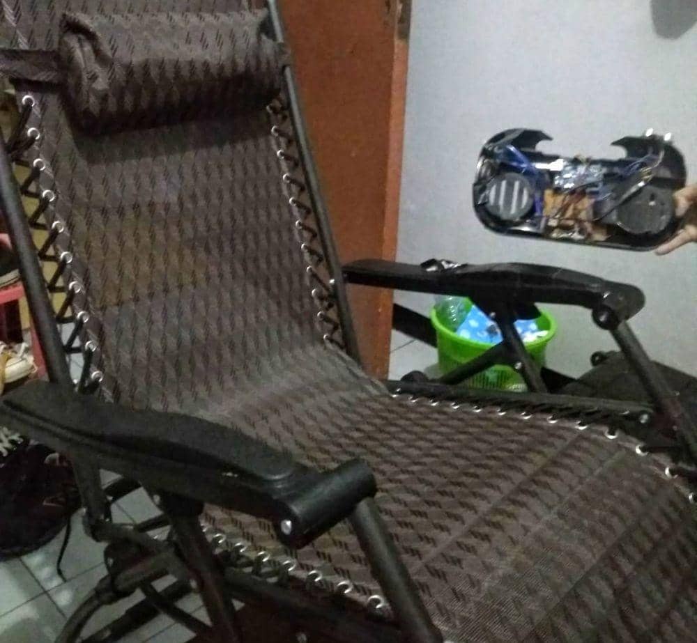 Kursi penghilang stres karya mahasiswa UMM. Humas UMM