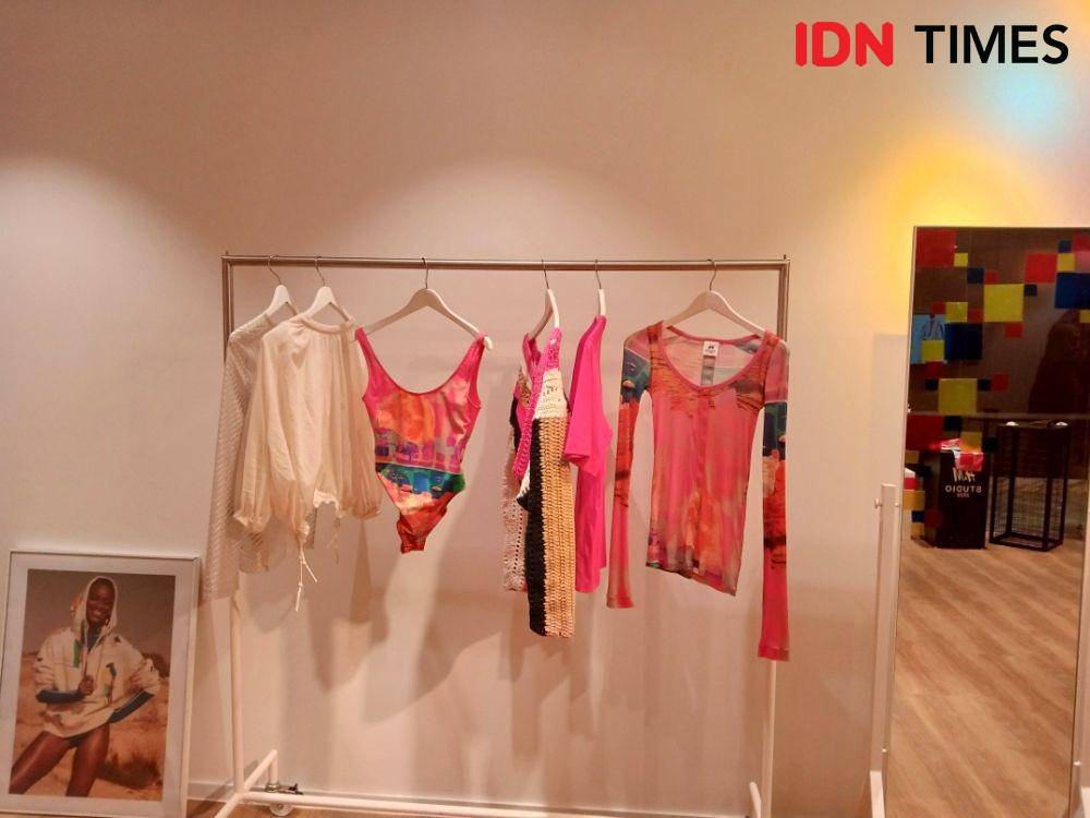 Presentation of the H&M STUDIO S/S 2020 Collection di H&M Showroom, Treasury Tower, Jakarta. 18 Februari 2020. IDN Times/Ayuningtyas Juliana