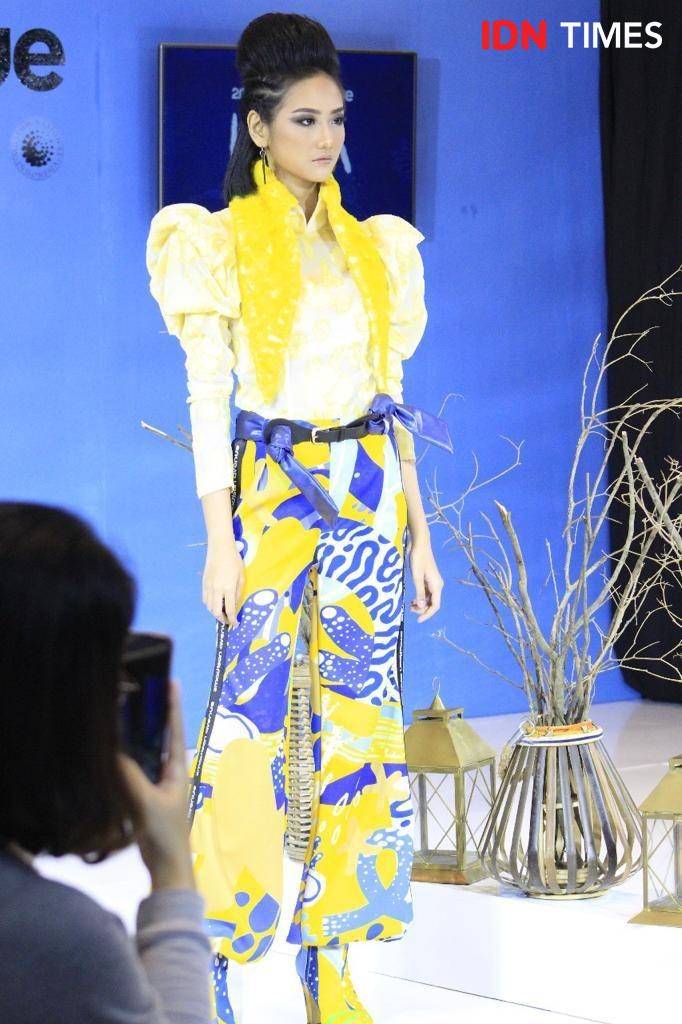 Para model sedang memperagakan koleksi terbaru 2Madison Avenue. 18 Februari 2020. IDN Times/Anjani Eka Lestari