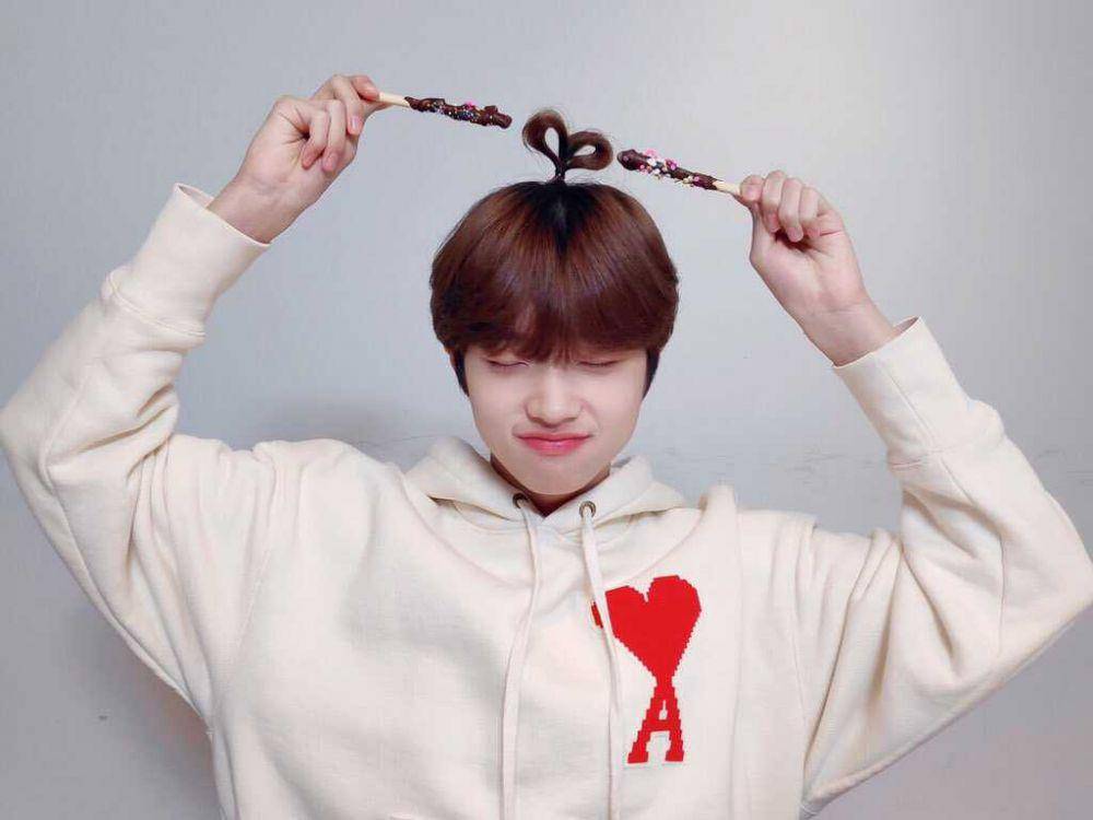 Dongpyo (twitter.com/DSP_N_Official)