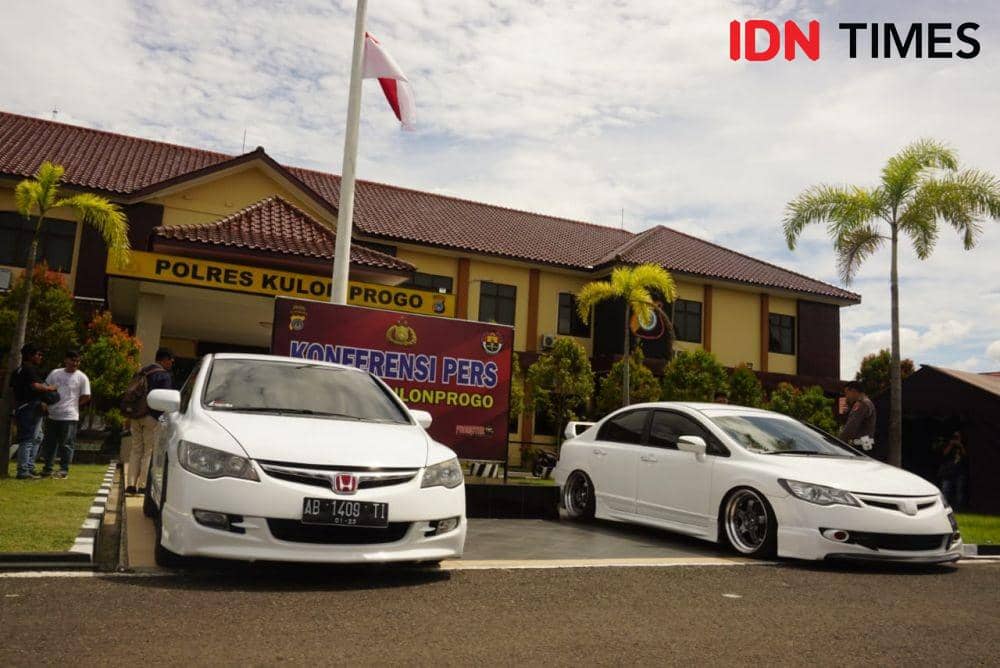 Viral, balap mobil di Underpass YIA. IDN Times/Tunggul Damarjati