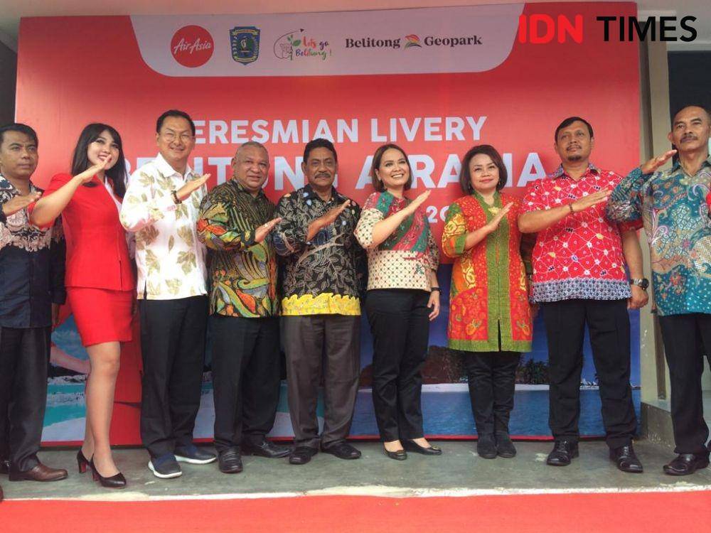 Peresmian livery Belitung AirAsia di Bandara H.AS Hanandjoeddin Tanjung Pandan, Belitung, Rabu (19/2) (IDN Times/Irfan Fathurohman)