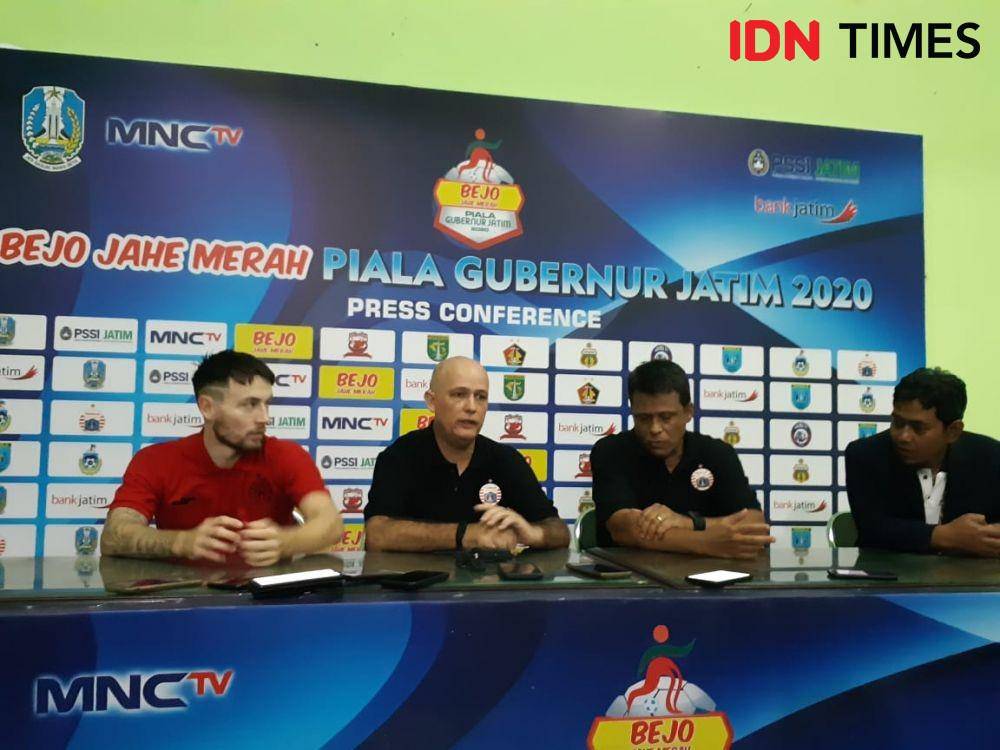 Pelatih Persija, Sergio Farias dalam konferensi pers usai pertandingan final Piala Gubernur Jatim. IDN Times/Ardiansyah Fajar
