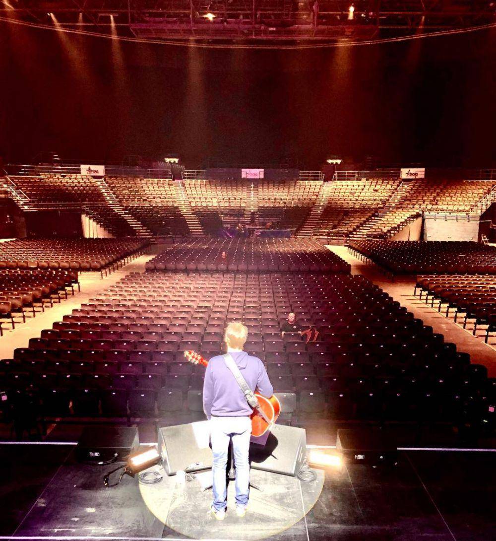 Instagram.com/JamesBlunt