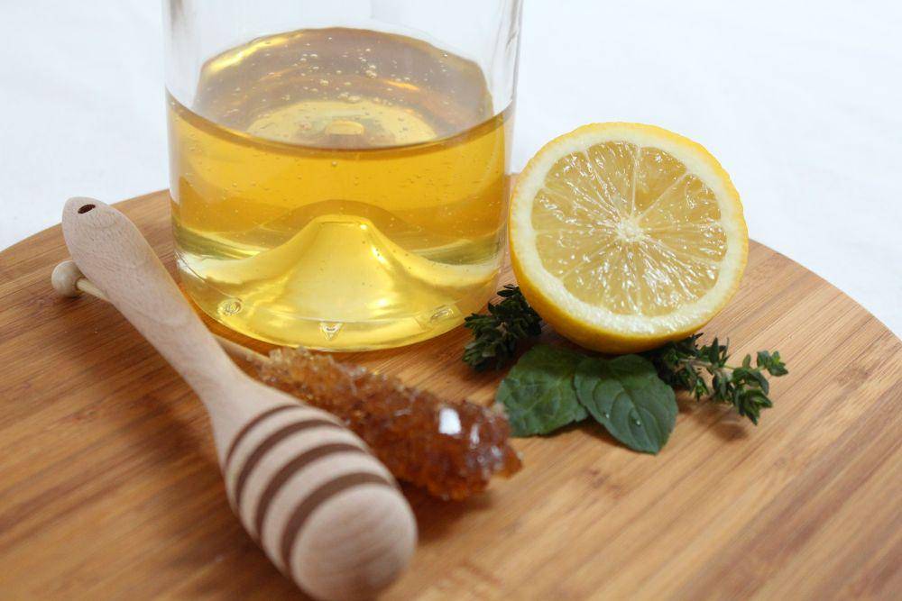 ilustrasi jus lemon dan madu (pixabay.com/onefox)