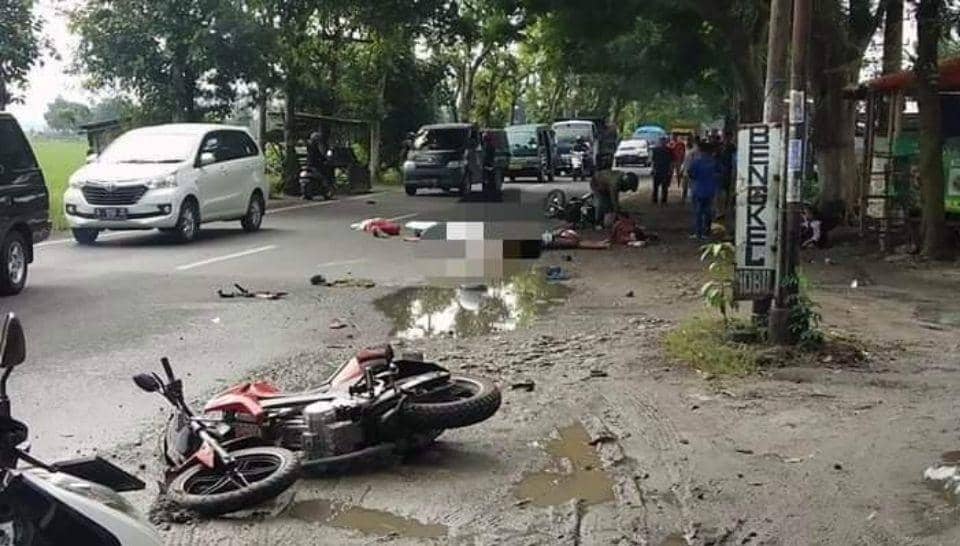 Kondisi Laka beruntun empat motor di Sentul Tembelang. IDN Times/Istimewa