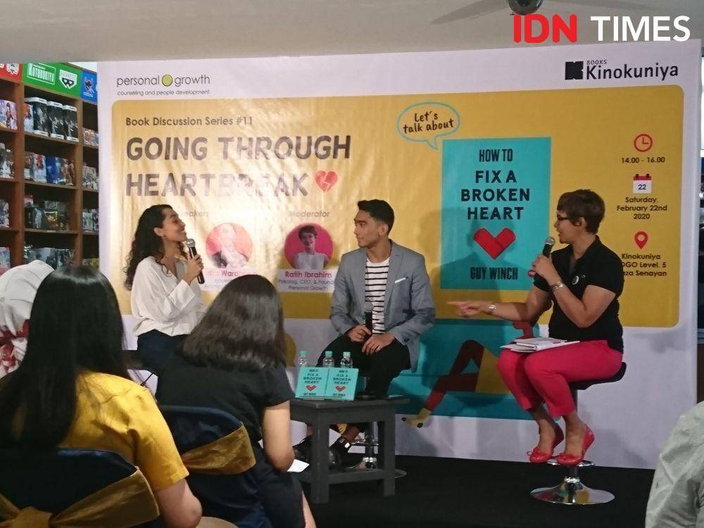 Shafira UMM dalam acara diskusi buku dengan tema "Going Through Heartbreak" yang diselenggarakan di Plaza Senayan. 22 Februari 2020. IDN Times/M. Tarmizi Murdianto