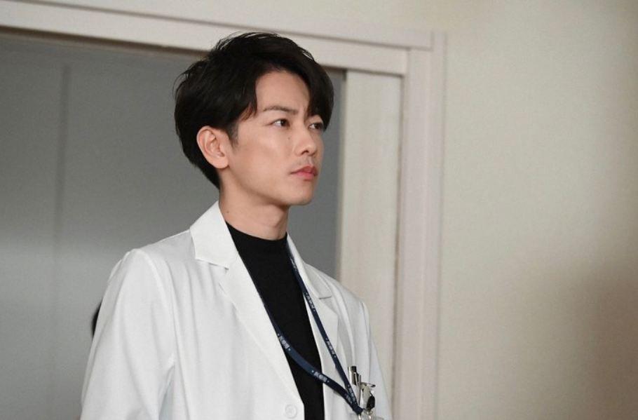 Jadi Dokter, 10 Potret Takeru Satoh di Koi wa Tsuzuku yo Dokomademo