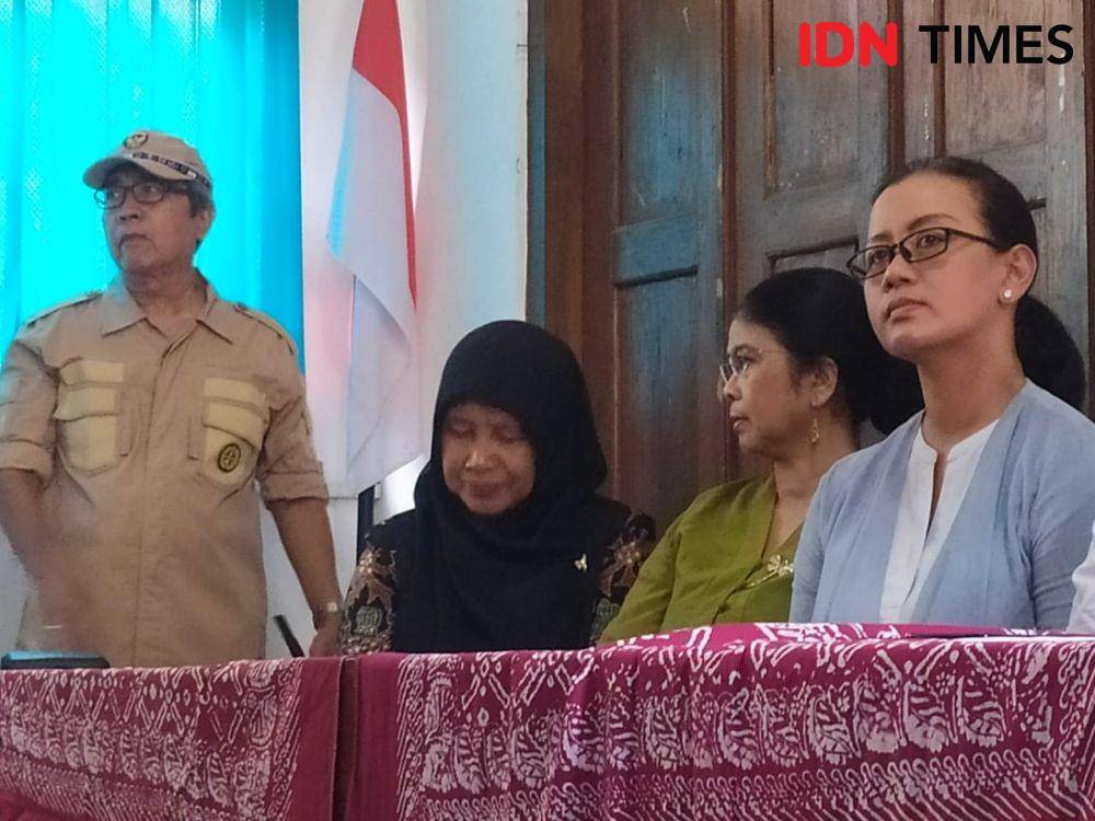 GKR Mangkubumi (paling kanan) dalam keterangan Kepala Sekolah SMPN 1 Turi. IDN Times/Siti Umaiyah
