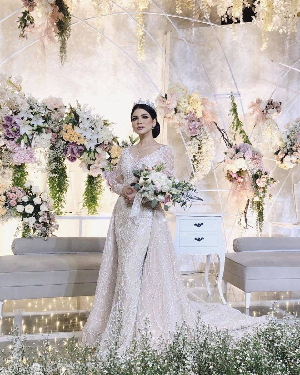 instagram.com/anazofficial