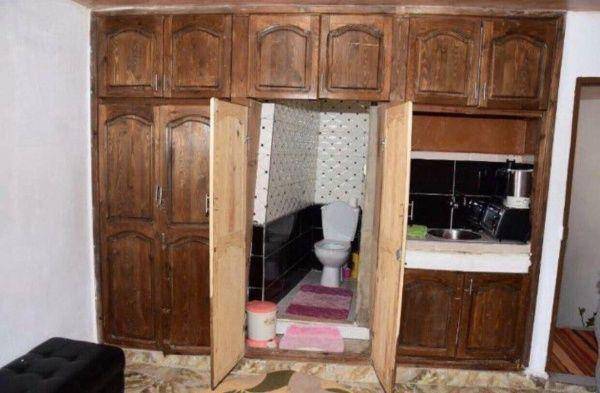 Twitter.com/scarytoilet