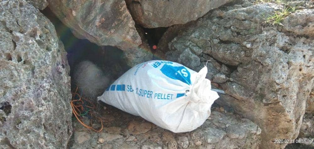 Karung tempat menyimpan jaring krendet untuk menjaring ikan dari atas bukit. IDN Times/Istimewa
