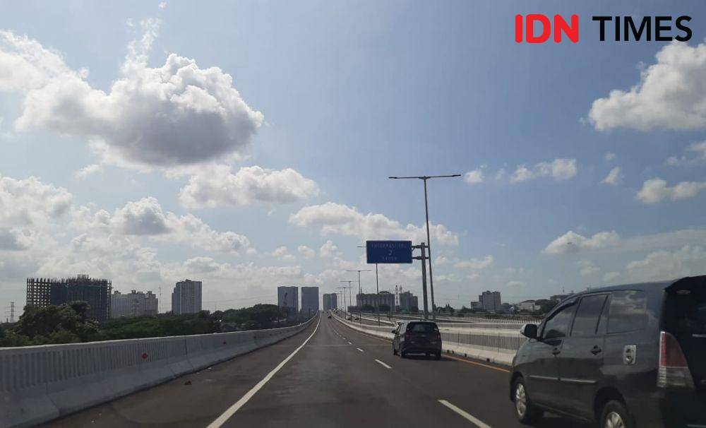 Ilustrasi Tol layang (IDN Times/Sunariyah)