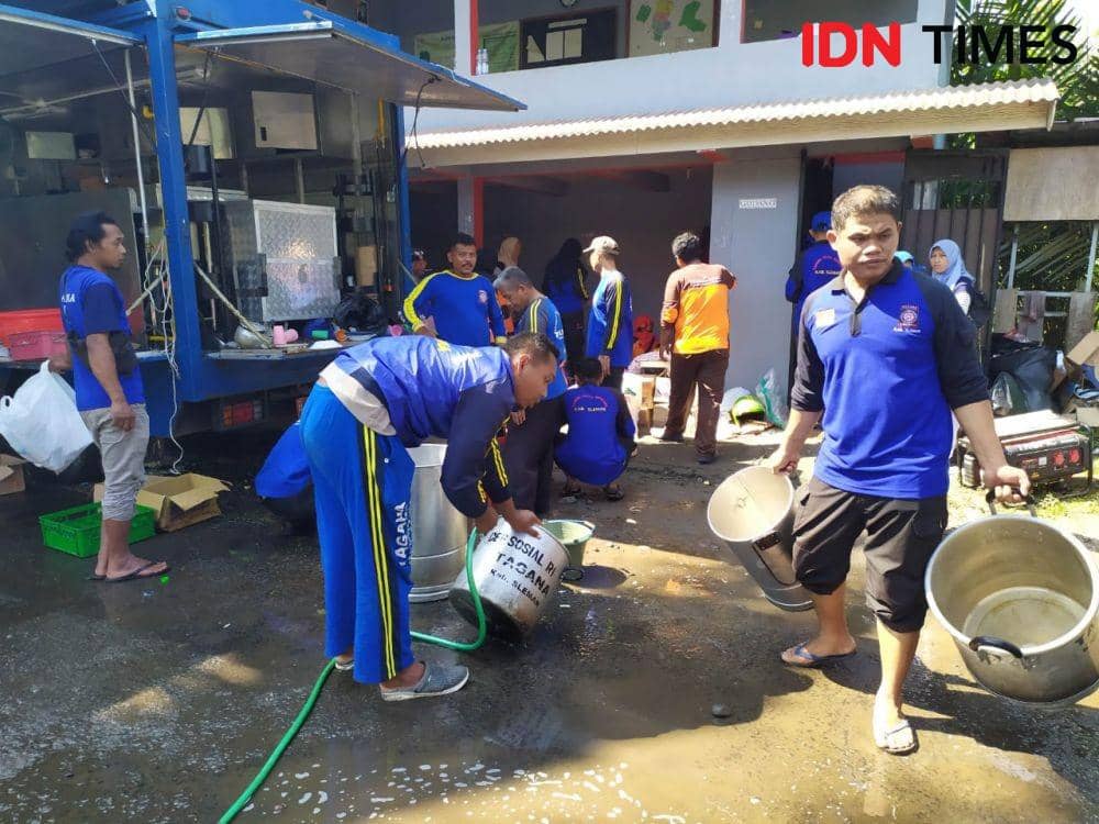 Posko tim pencarian korban resmi ditutup. IDN Times/Siti Umaiyah