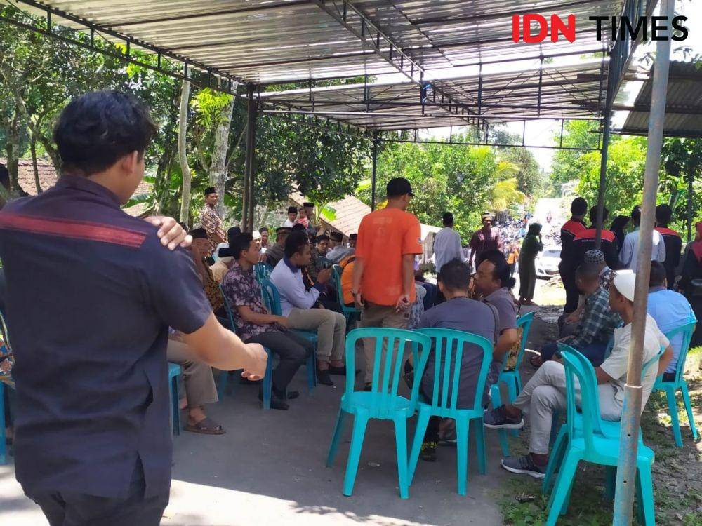 Suasana rumah duka mendiang Zahra. (IDN Times/Siti Umaiyah)