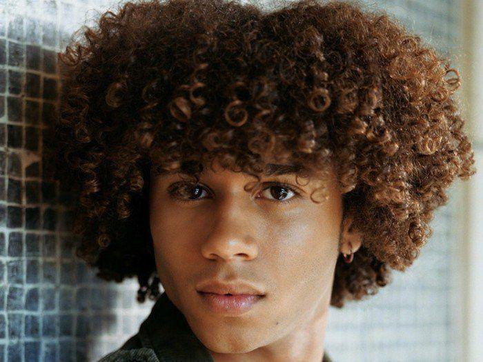 5 Cara Merawat Rambut Keriting Agar Tetap Terlihat Stylish dan Elegan