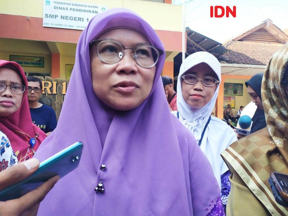 Keterangan pers terkait kegiatan belajar mengajar di SMP N I Turi paska laka susur sungai. IDN Times/Siti Umaiyah