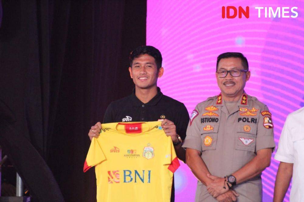 Bhayangkara FC melakukan launching tim dan jersey di PTIK, Jakarta, Senin (24/2) (IDN Times/Ilyas Listianto Mujib)
