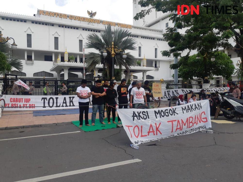Tolak Tambang, 12 Warga Banyuwangi Gelar Aksi Mogok Makan