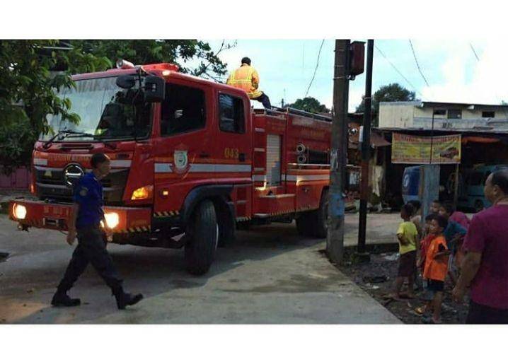 Tiga unit mobil damkar menjadi korban prank (Instagram/@makassar_iinfo)