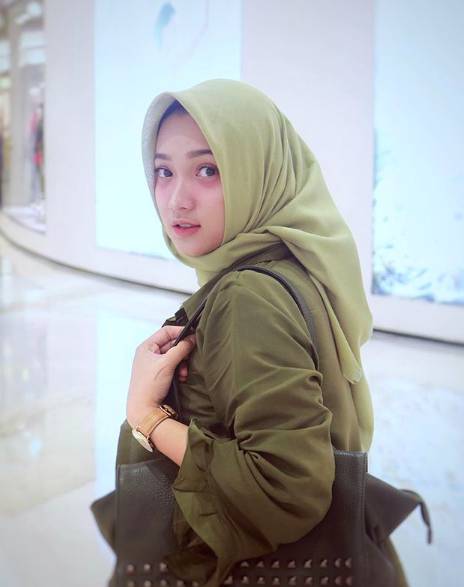 instagram.com/zahrahakiim